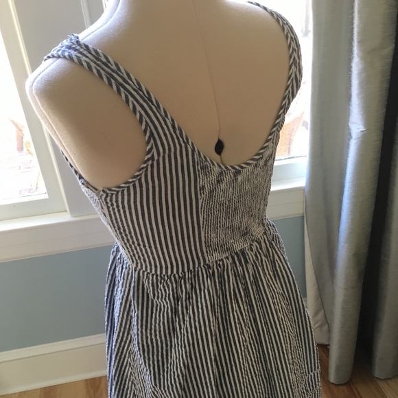 Old Navy Seersucker striped dress size XS - Picture 3 of 5